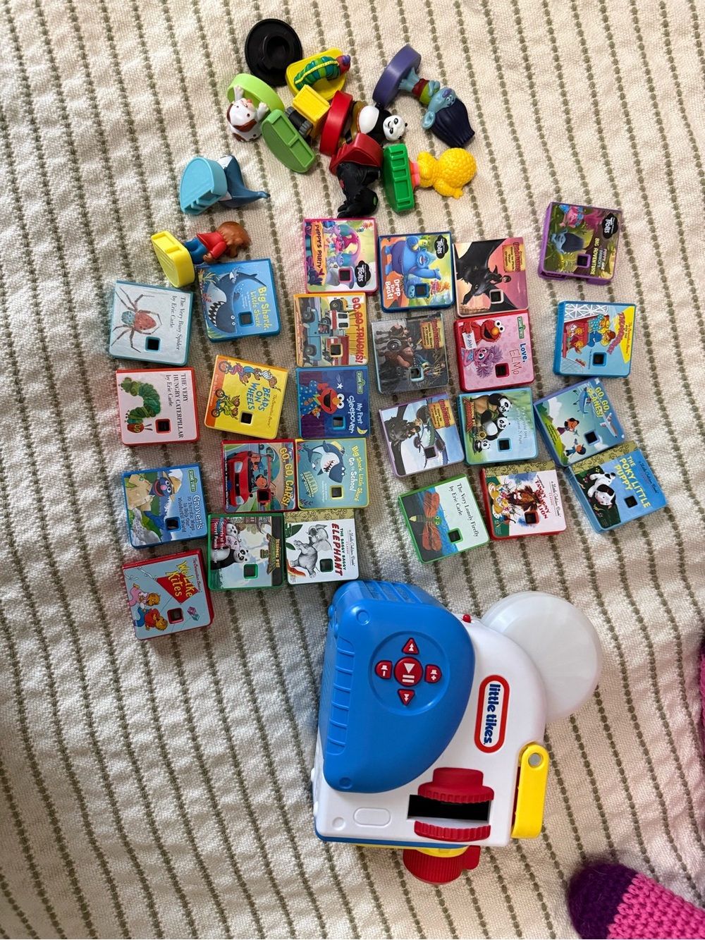 Little Tikes Blue and White Story Projector with Interchangeable Story Tiles